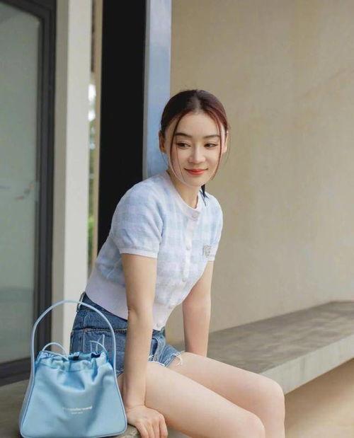 到处逛的娱乐圈吃瓜人,跟随潮流，畅游八卦海洋