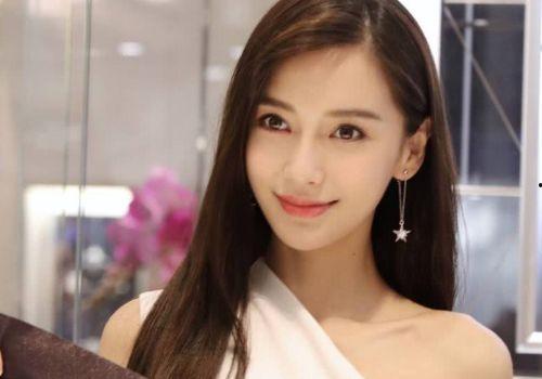 娱乐圈吃瓜杨颖是谁,揭秘杨颖的星光之路